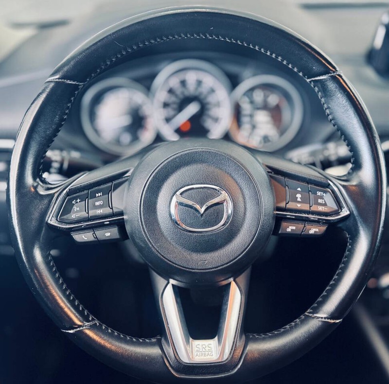 Mazda CX-5 Vehicle Full-screen Gallery Image 15
