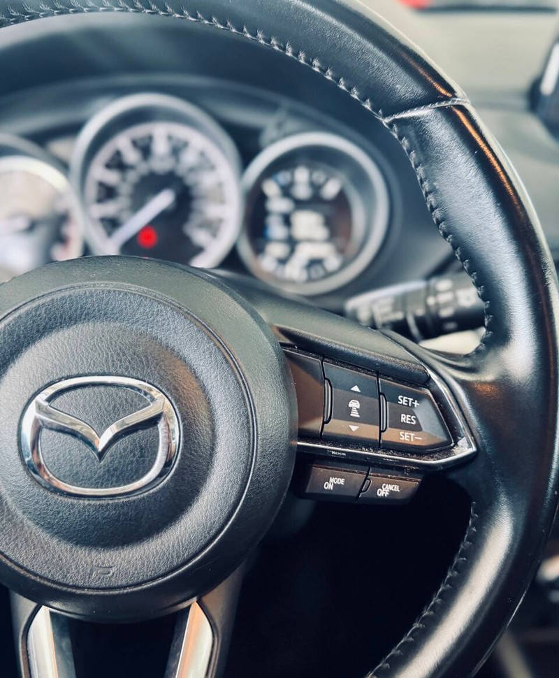 Mazda CX-5 Vehicle Full-screen Gallery Image 17
