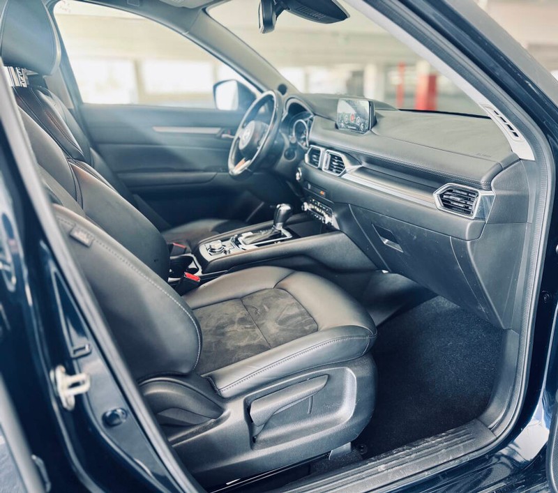 Mazda CX-5 Vehicle Full-screen Gallery Image 20