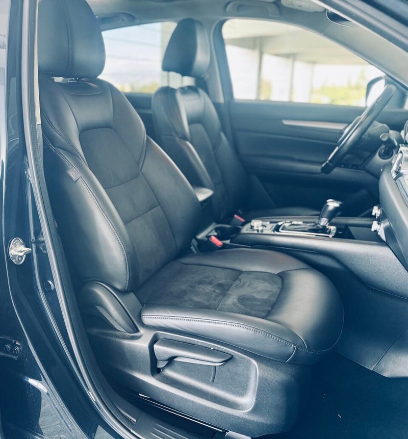 Mazda CX-5 Vehicle Full-screen Gallery Image 21