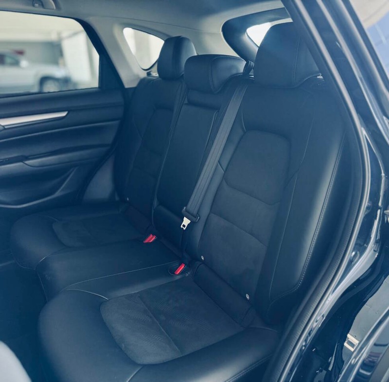 Mazda CX-5 Vehicle Full-screen Gallery Image 24