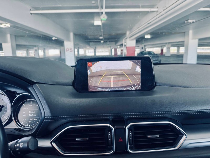 Mazda CX-5 Vehicle Full-screen Gallery Image 27