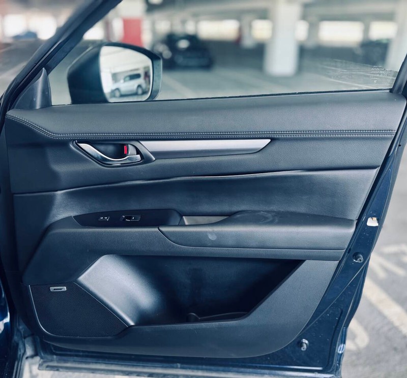 Mazda CX-5 Vehicle Full-screen Gallery Image 37