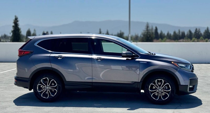 Honda CR-V Hybrid Vehicle Full-screen Gallery Image 09
