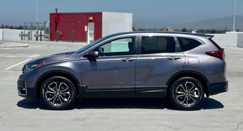 Honda CR-V Hybrid Vehicle Full-screen Gallery Image 10