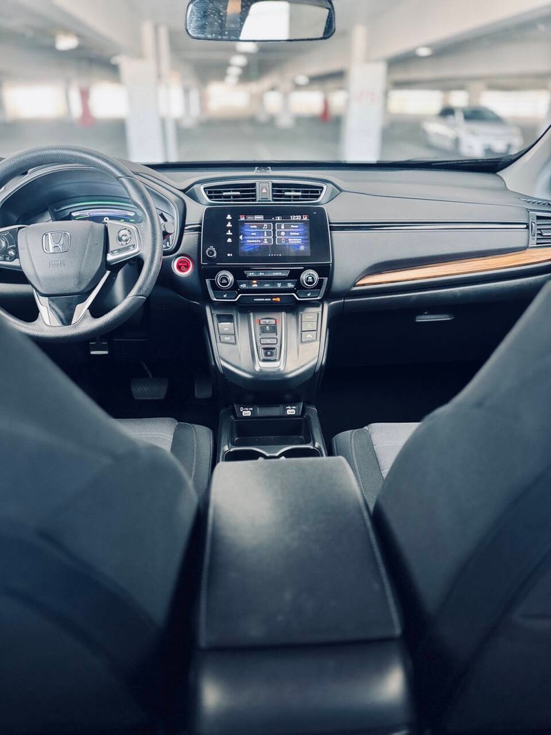 Honda CR-V Hybrid Vehicle Full-screen Gallery Image 28