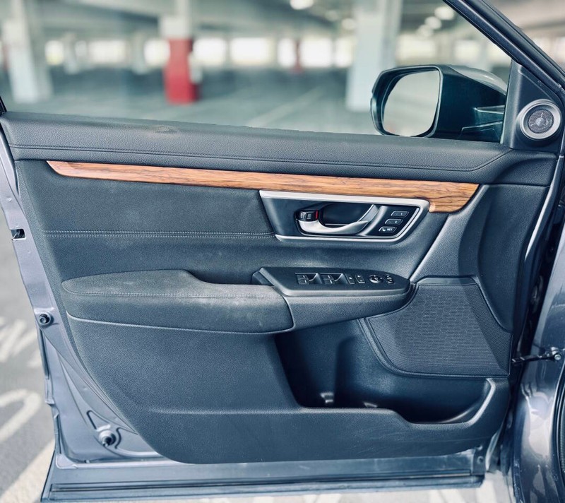 Honda CR-V Hybrid Vehicle Full-screen Gallery Image 39