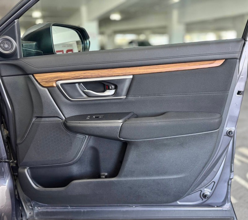 Honda CR-V Hybrid Vehicle Full-screen Gallery Image 40