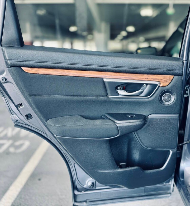 Honda CR-V Hybrid Vehicle Full-screen Gallery Image 42