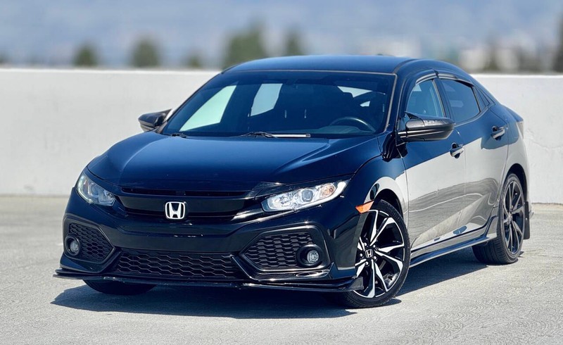 Honda Civic Hatchback Vehicle Full-screen Gallery Image 02