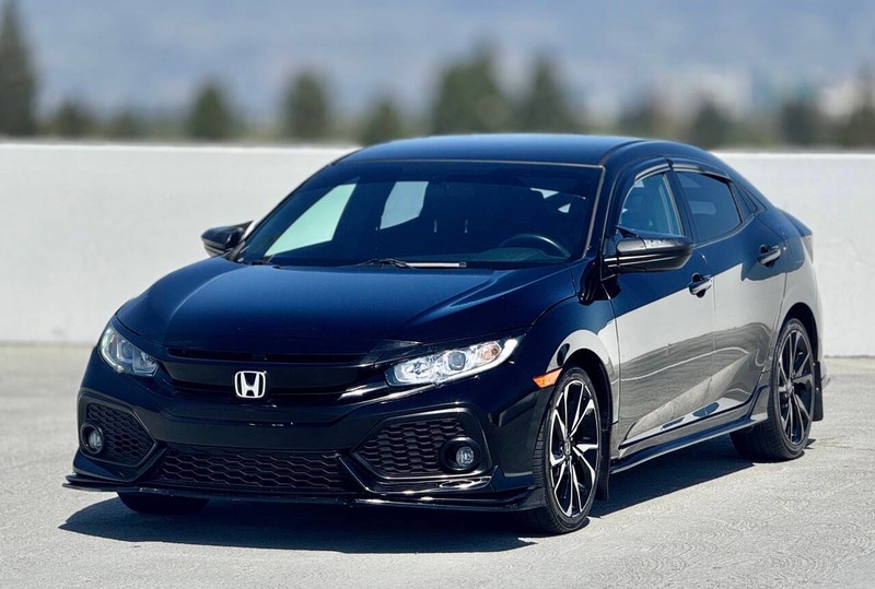 Honda Civic Hatchback Vehicle Full-screen Gallery Image 06