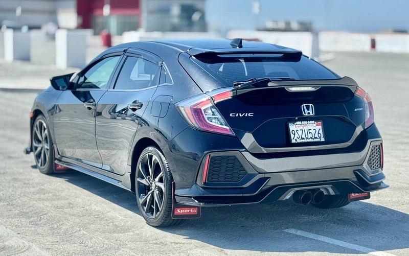 Honda Civic Hatchback Vehicle Full-screen Gallery Image 08
