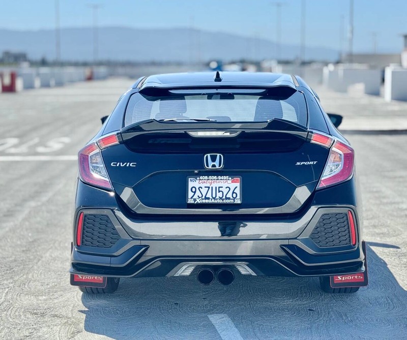 Honda Civic Hatchback Vehicle Full-screen Gallery Image 11