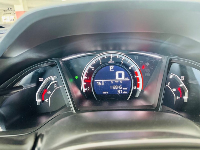 Honda Civic Hatchback Vehicle Full-screen Gallery Image 16