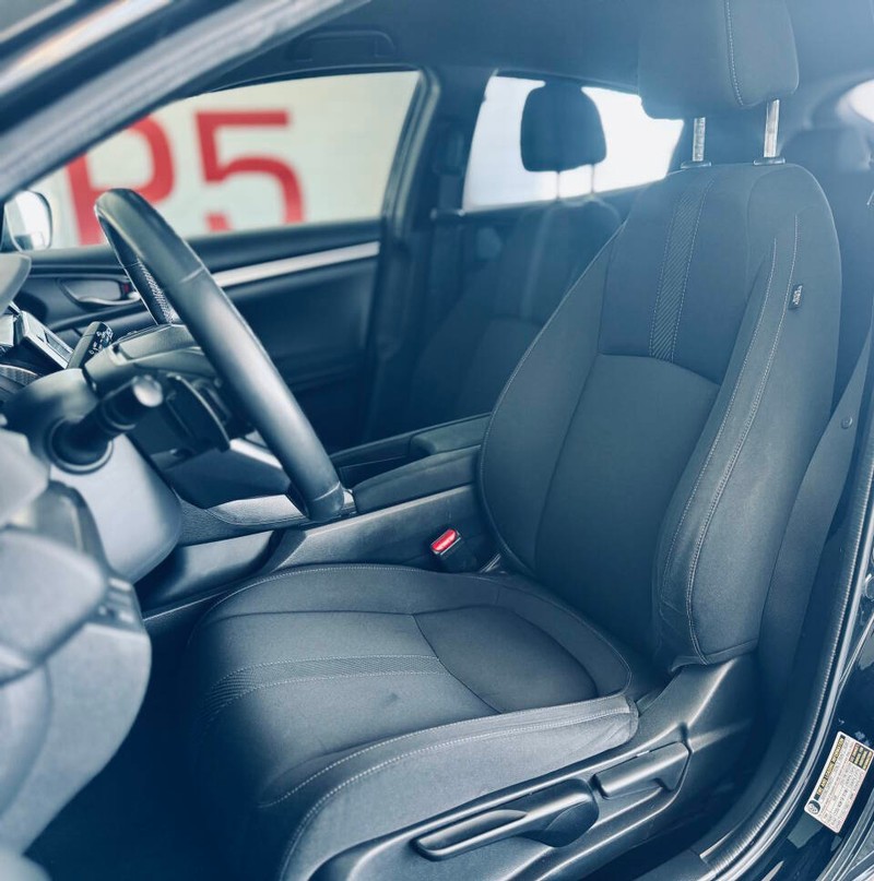 Honda Civic Hatchback Vehicle Full-screen Gallery Image 17