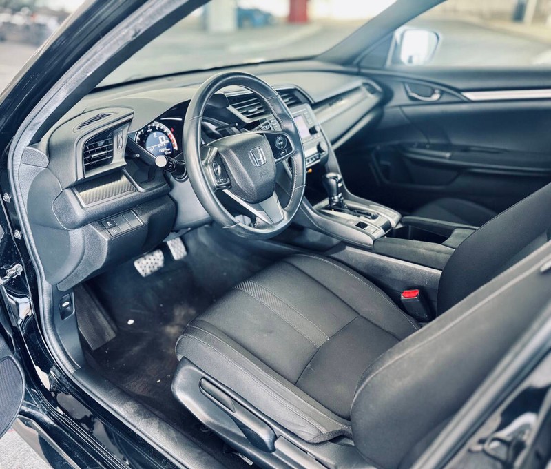 Honda Civic Hatchback Vehicle Full-screen Gallery Image 18