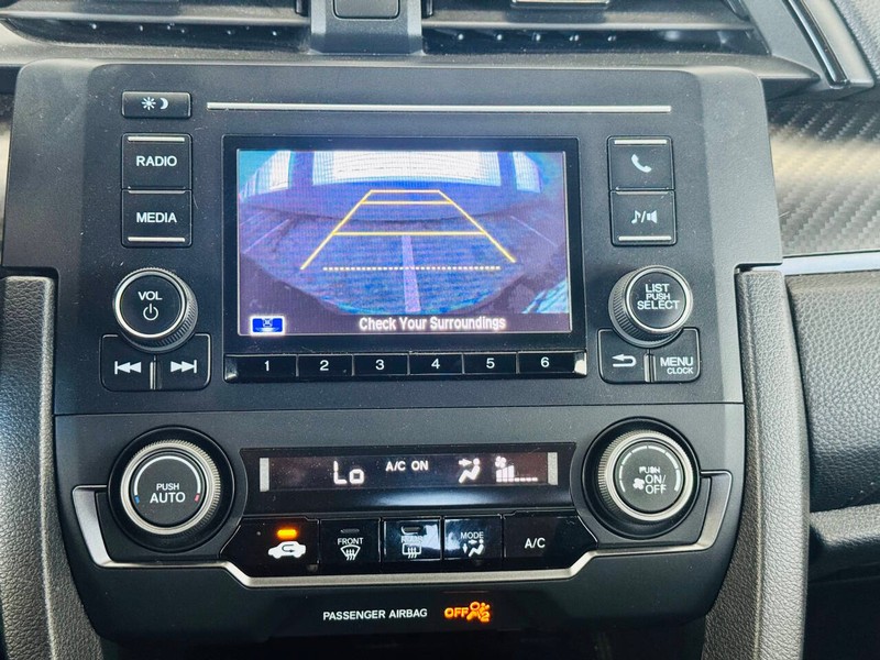 Honda Civic Hatchback Vehicle Full-screen Gallery Image 26