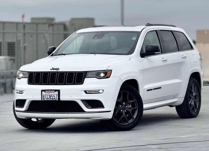 Jeep Grand Cherokee Vehicle Full-screen Gallery Image 02