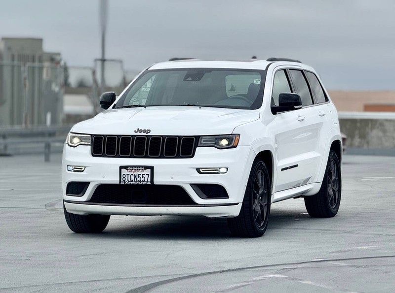 Jeep Grand Cherokee Vehicle Full-screen Gallery Image 05
