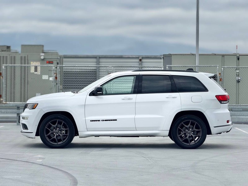 Jeep Grand Cherokee Vehicle Full-screen Gallery Image 10