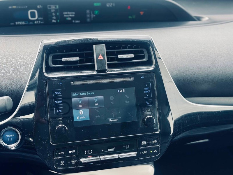 Toyota Prius Vehicle Full-screen Gallery Image 27