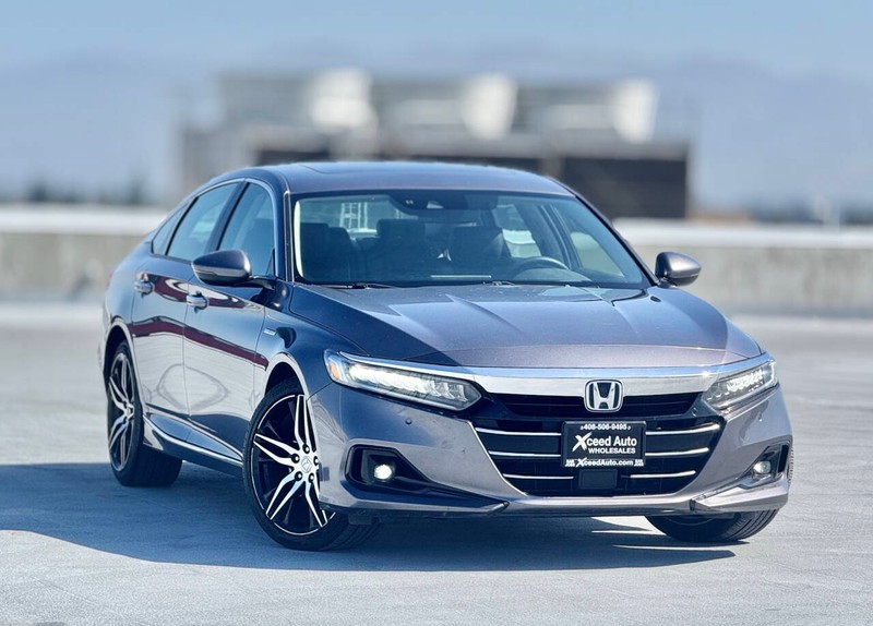 Honda Accord Hybrid Vehicle Full-screen Gallery Image 03