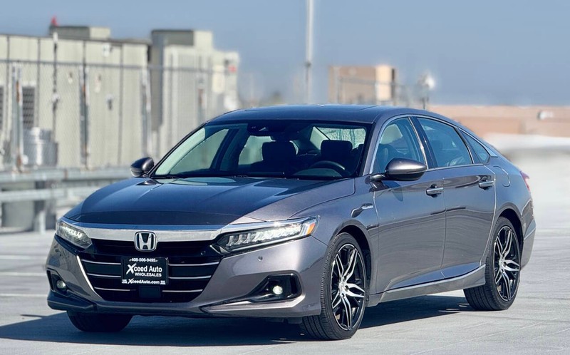 Honda Accord Hybrid Vehicle Full-screen Gallery Image 05