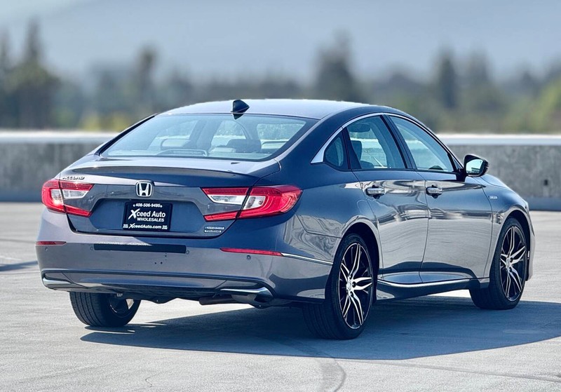 Honda Accord Hybrid Vehicle Full-screen Gallery Image 07