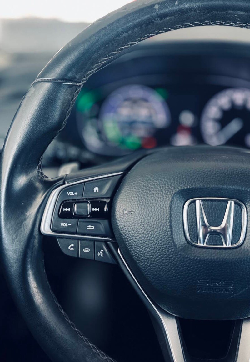 Honda Accord Hybrid Vehicle Full-screen Gallery Image 18