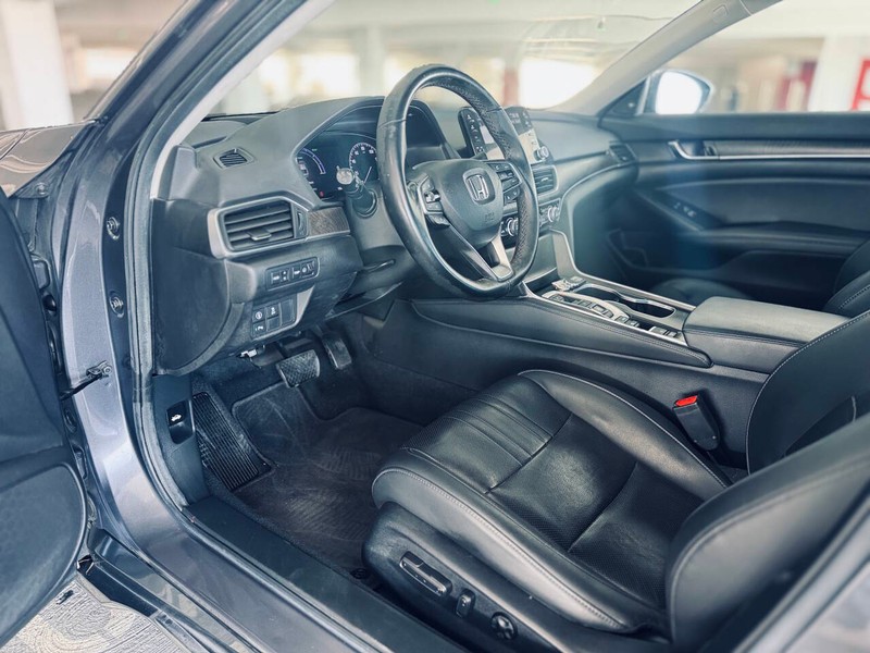 Honda Accord Hybrid Vehicle Full-screen Gallery Image 20
