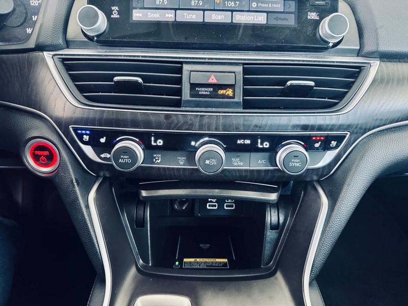 Honda Accord Hybrid Vehicle Full-screen Gallery Image 31