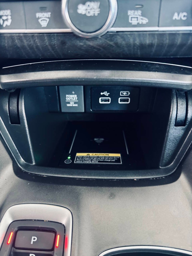 Honda Accord Hybrid Vehicle Full-screen Gallery Image 32