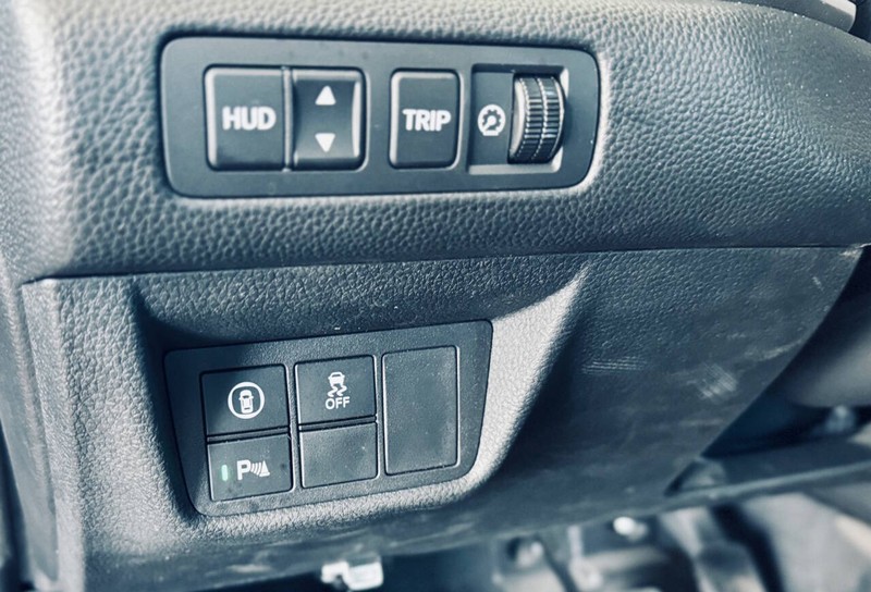 Honda Accord Hybrid Vehicle Full-screen Gallery Image 34