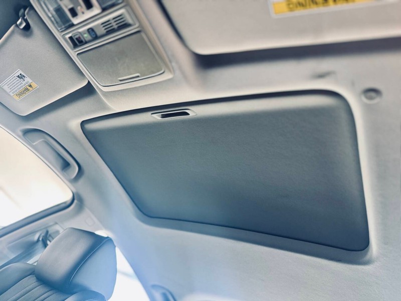 Honda Accord Hybrid Vehicle Full-screen Gallery Image 37