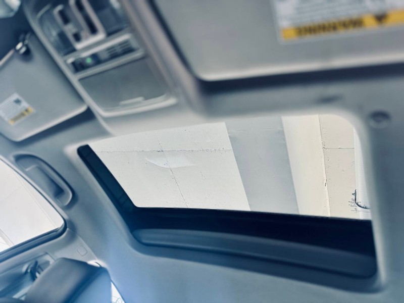 Honda Accord Hybrid Vehicle Full-screen Gallery Image 38
