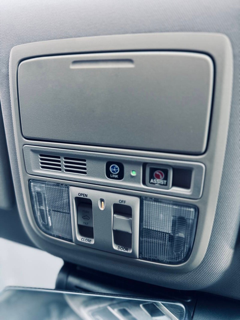 Honda Accord Hybrid Vehicle Full-screen Gallery Image 40