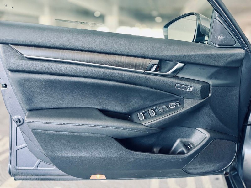 Honda Accord Hybrid Vehicle Full-screen Gallery Image 45