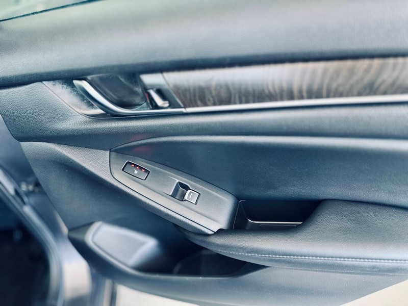 Honda Accord Hybrid Vehicle Full-screen Gallery Image 46