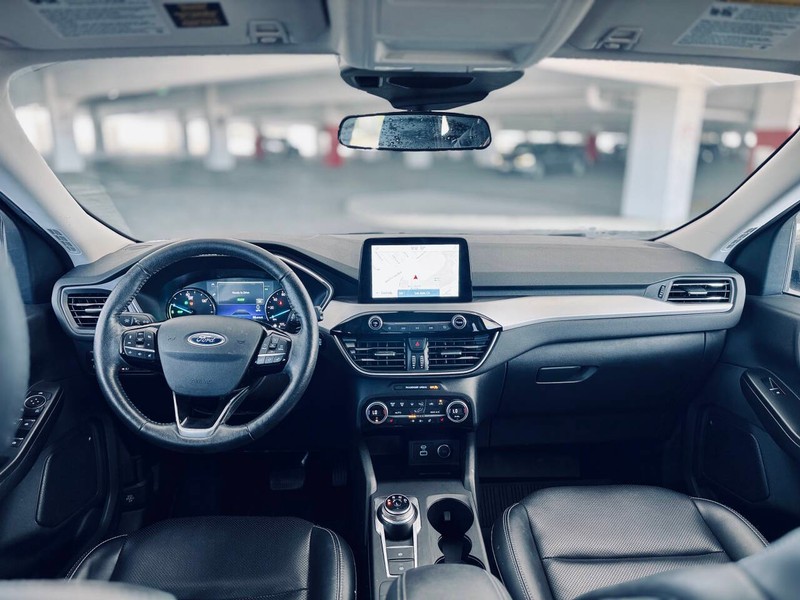 Ford Escape Vehicle Full-screen Gallery Image 15