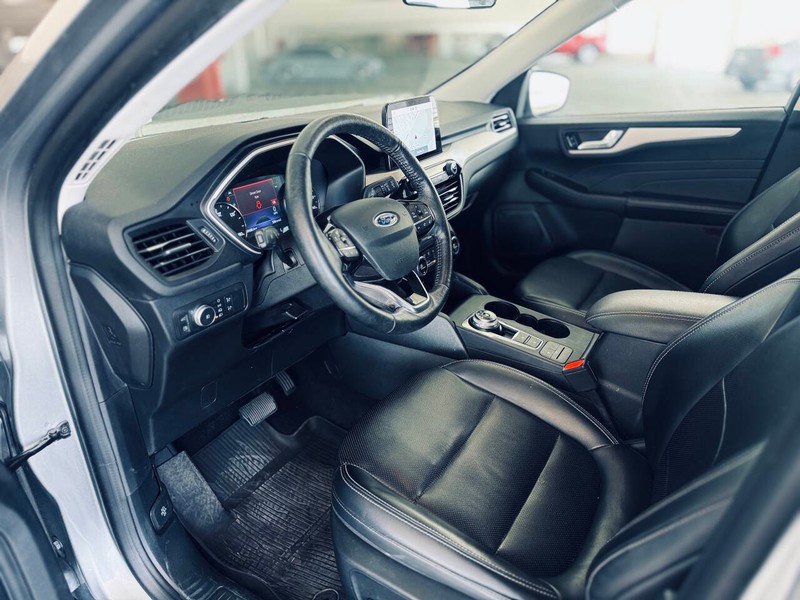 Ford Escape Vehicle Full-screen Gallery Image 20