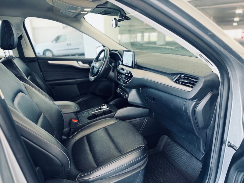 Ford Escape Vehicle Full-screen Gallery Image 22