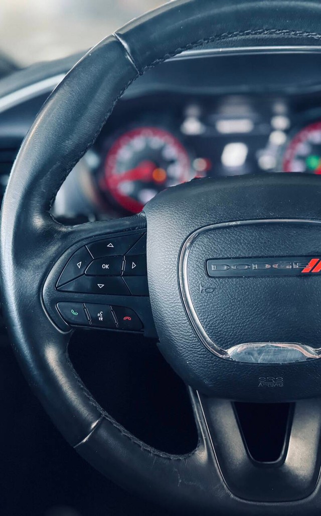 Dodge Charger Vehicle Full-screen Gallery Image 14