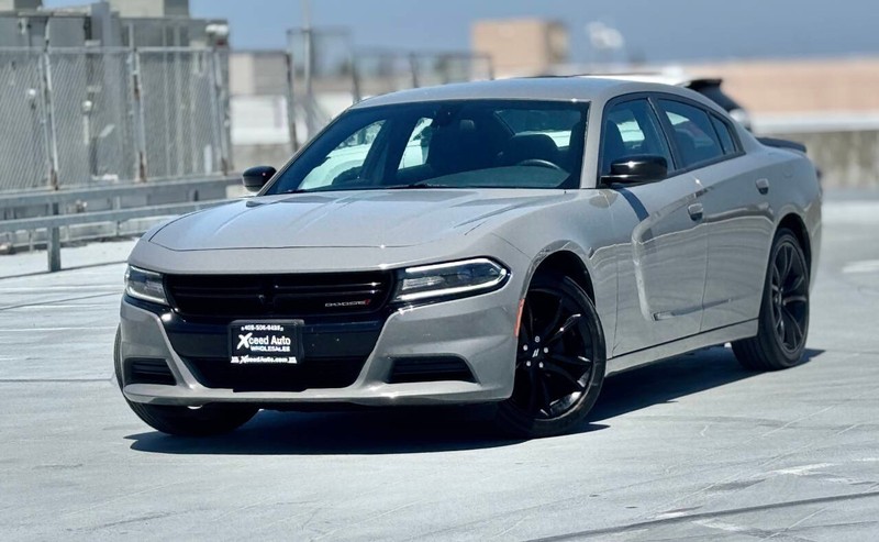Dodge Charger Vehicle Full-screen Gallery Image 02