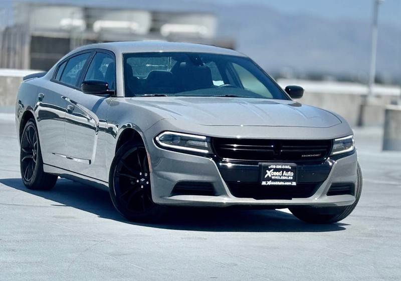 Dodge Charger Vehicle Full-screen Gallery Image 03