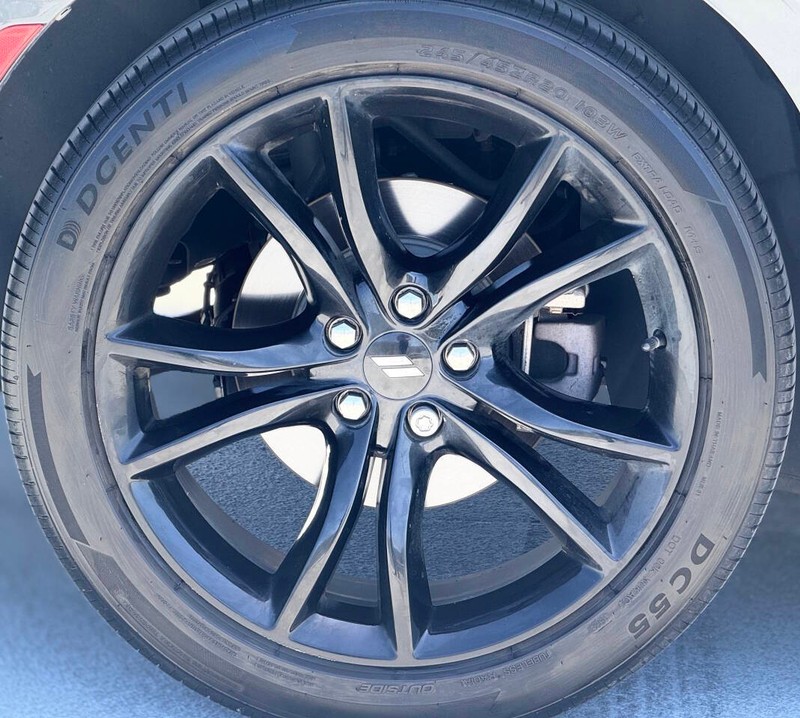 Dodge Charger Vehicle Full-screen Gallery Image 10