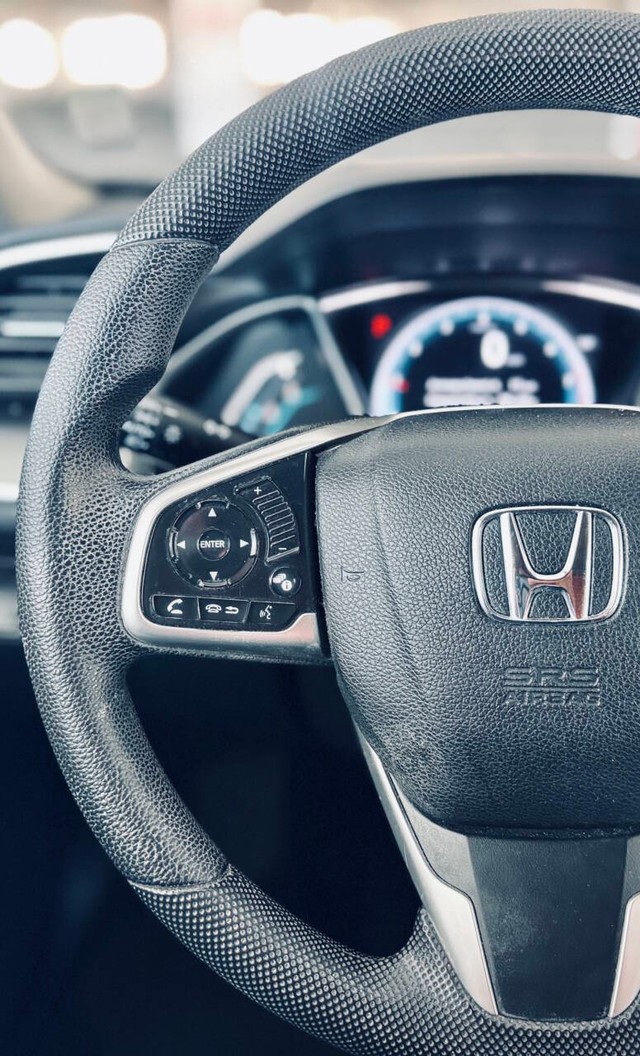 Honda Civic Sedan Vehicle Full-screen Gallery Image 18