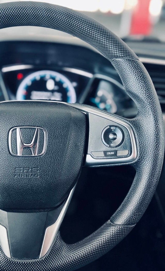 Honda Civic Sedan Vehicle Full-screen Gallery Image 19