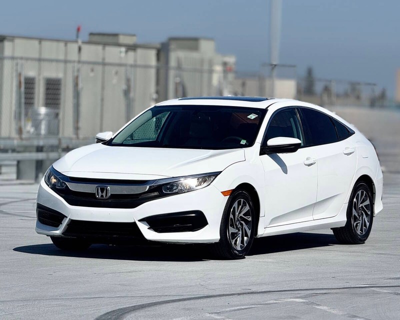 Honda Civic Sedan Vehicle Full-screen Gallery Image 06