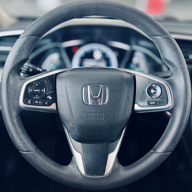 Honda Civic Sedan Vehicle Full-screen Gallery Image 17