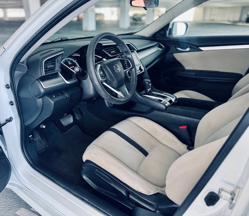 Honda Civic Sedan Vehicle Full-screen Gallery Image 20
